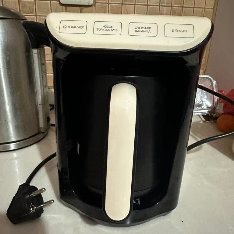 Kahvesi Acı Ve Köpüksüz Olan Karaca Makinesi Üç Kez Servise Gönderildi, Sorun Çözülmedi