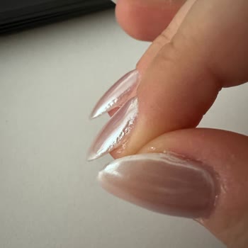 Logo Nail Studio Nivo Ataköy Beklenen Ombre Tırnak Yerine Kötü İş, Alaycı Davranış Ve Fazla Komisyon