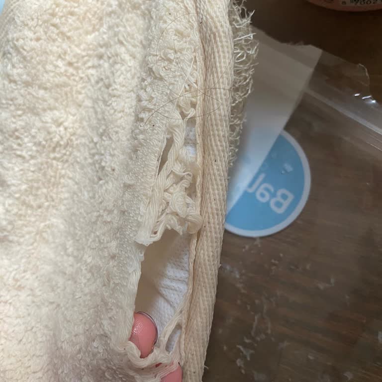 Balmy Doğal Banyo Kese Eldiveninde Üretim Hatası Nedeniyle Liflerin Sökülmesi