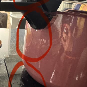 WMF Fusiontec Perfect Premium Düdüklü Tencerede Kulp Kilitlenmemesi Ve Yanlış Servis Parçası