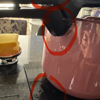 WMF Fusiontec Perfect Premium Düdüklü Tencerede Kulp Kilitlenmemesi Ve Yanlış Servis Parçası