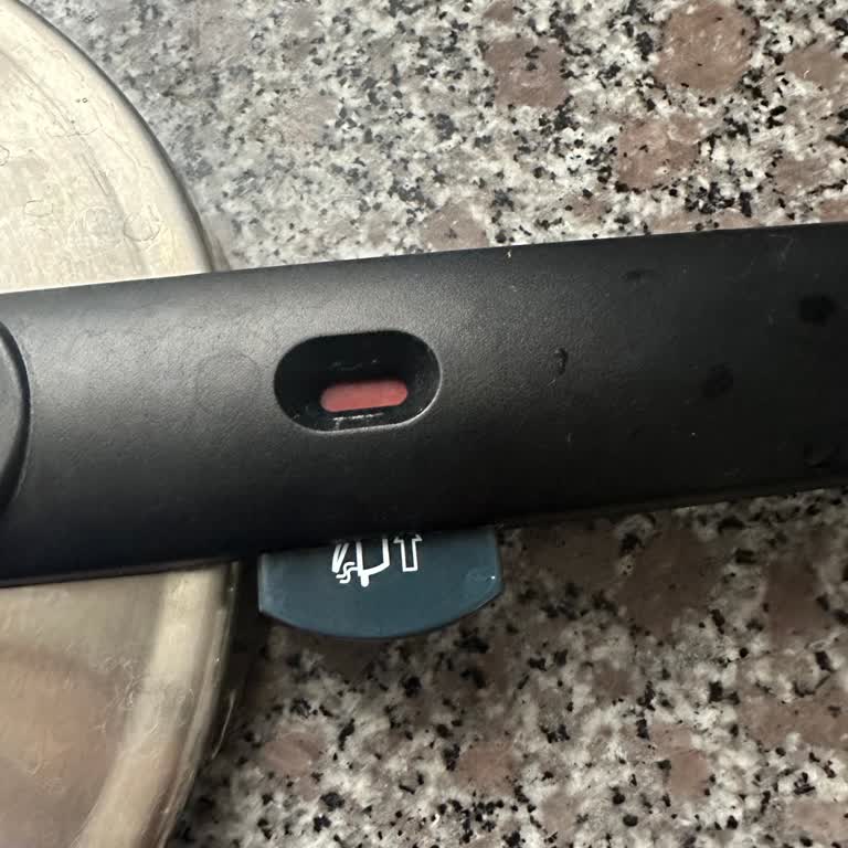 Düdüklü Tencere Kapağındaki Arıza İçin Yeni Ürün Değişimi Talebi