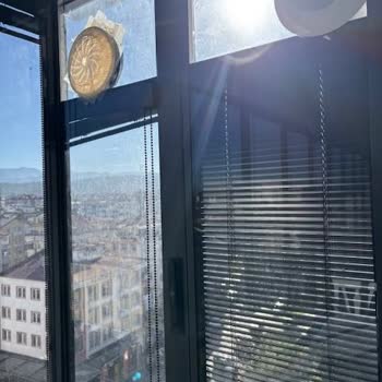 Cam İçindeki Jaluzi Sistemi Sürekli Arızalı, Garanti Kapsamında Yenilenme Talebi