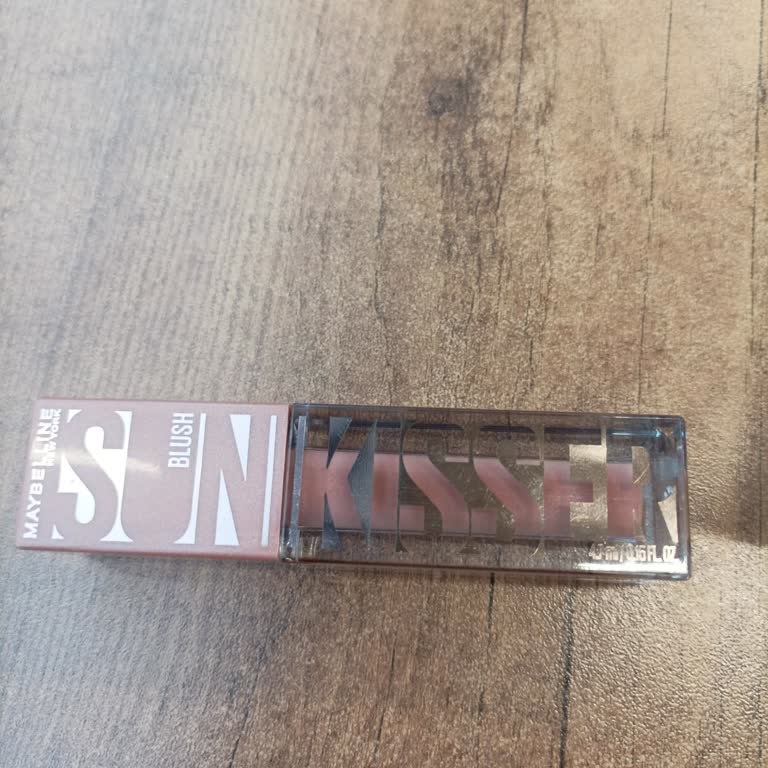 A101'de Sağlık Riski Oluşturan Tiner Kokulu Maybelline Ürünü Ve Reddedilen İade