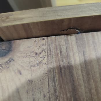 Eksik Yatak Başlığı Ve Hasarlı Odası Takımı İçin Acil Çözüm Talebi