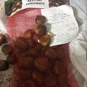 Yanıltıcı Lüks Kestane Gönderimi Ve Filizlenmiş Sağlıksız Ürün