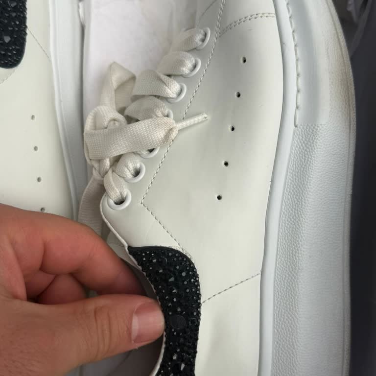 Beymen Akasya’da Lüks Ayakkabının Taş Düşmesi Sonrası Değişim Reddi