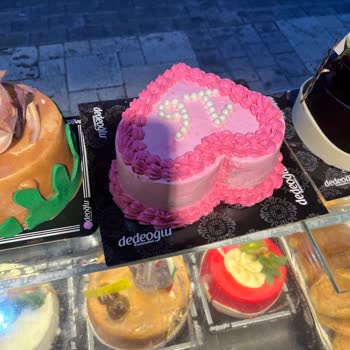 Denizli Saraylar Şubesinde Özel Gün Pastası Yanlış Ürün Olarak Teslim Edildi