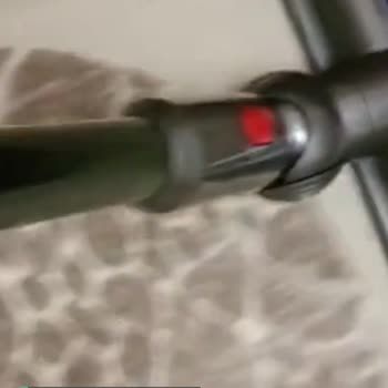 Dyson Döner Başlık Dönmüyor, Süpürmüyor!