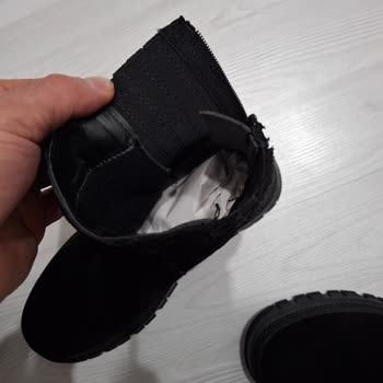 Sivas FLO Mağazasındaki Ayakkabı Aşırı Sıkıyor Ve Yara Bırakıyor