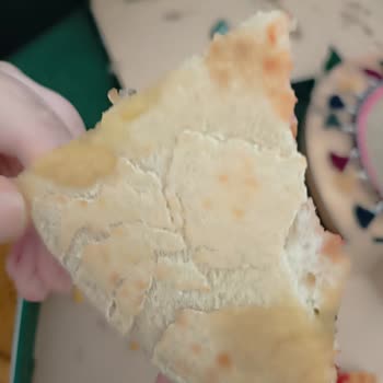 PizzaLazza Aynı İçerikli Yanlış Pizzalar Ve Çatlak Hamur!