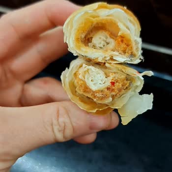 Şok Markette Küflü Börek Satışı Ve Fiş Verilmemesi