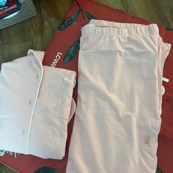 Kirli Pijama Ve Çamurlu Hediye Paketi Üzerine Şikayet Ve İade İsteği