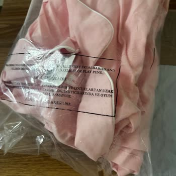 Kirli Pijama Ve Çamurlu Hediye Paketi Üzerine Şikayet Ve İade İsteği