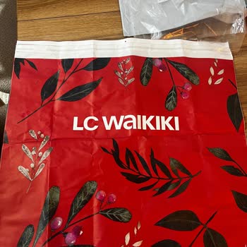 Kirli Pijama Ve Çamurlu Hediye Paketi Üzerine Şikayet Ve İade İsteği