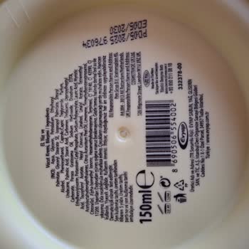 Arko Nemlendirici Kreminde Parçalı Ve Bozulmuş Doku