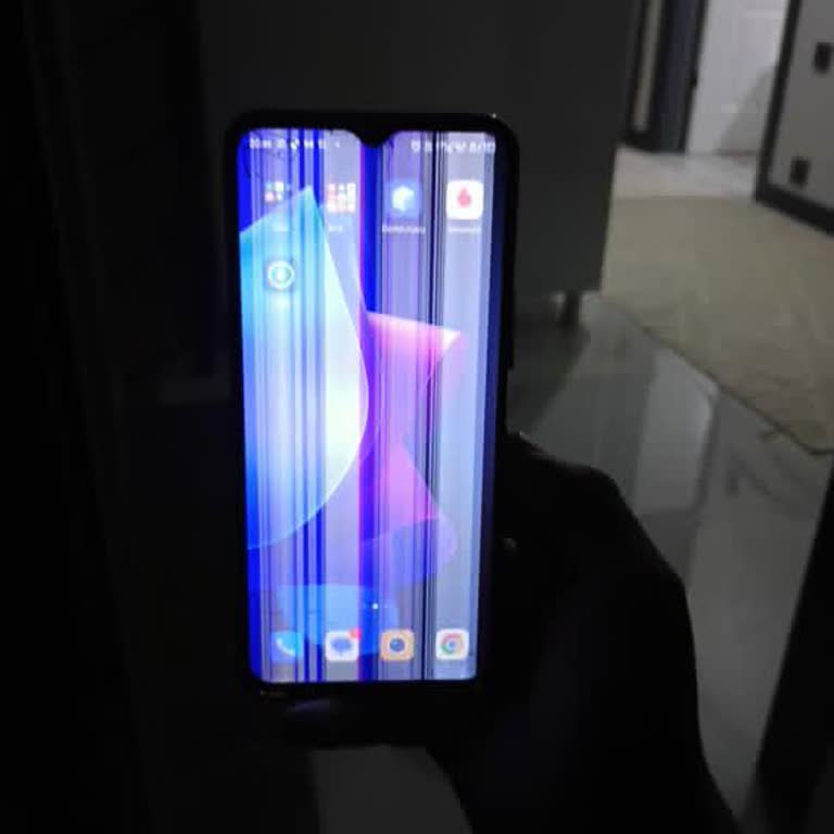 Ekran Ani Şeffaflıkla Beyazlaştı Ve Telefon Kullanılamaz