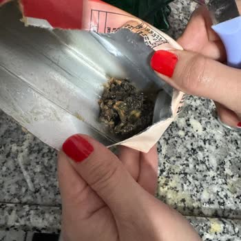 Cappy Meyve Suyunda Küflenmiş Yabancı Madde Ve Çocuk Zehirlenme Riski