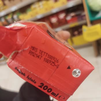 Cappy Meyve Suyunda Küflenmiş Yabancı Madde Ve Çocuk Zehirlenme Riski