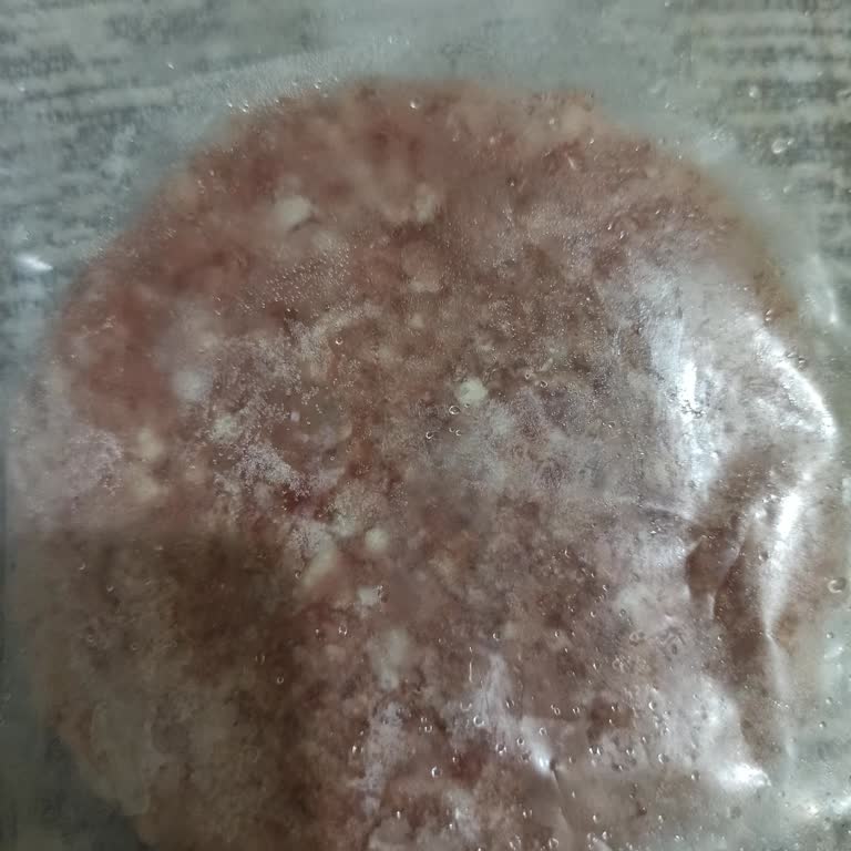 Bonfilet Hamburger Köftesi Lastik Gibi Sert Ve Kötü Koku Yaydı