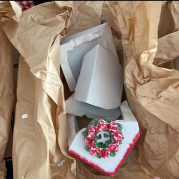 Dolap Satıcısının Trendyol Express Kargoları Sürekli Hasar Görüyor, Tazminat Verilmiyor