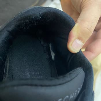 Sporjinal Skechers Ayakkabısının İç Astarı Kısa Sürede Yırtıldı Ve İade Talebi