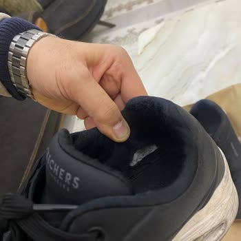 Sporjinal Skechers Ayakkabısının İç Astarı Kısa Sürede Yırtıldı Ve İade Talebi