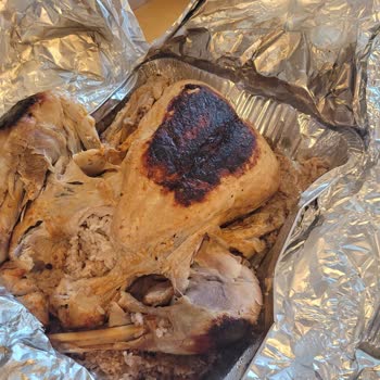 Yanmış Hindi Ve Soğuk Yavan Pilavla Yılbaşı Gecesinde Hayal Kırıklığı