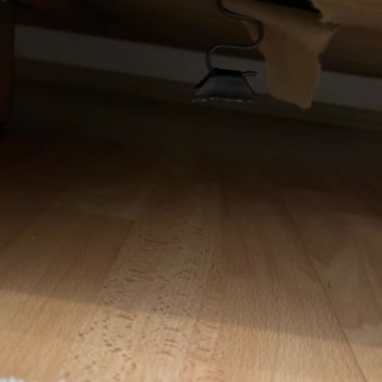 Plastik Kelepçelerle Sabitlenmiş Yaylar Nedeniyle Ayıplı Koltuk Takımı