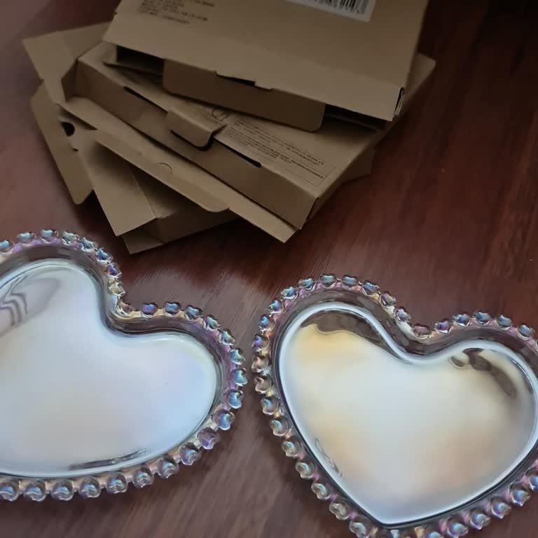 Boş Kutulu Pasta Tabağı Ve Karaca’nın Yetersiz İletişimi