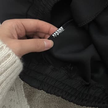 Yanlış Beden Ve Kesik Etiketli Scuba Pantolon, Satıcıdan Cevapsızlık Ve Hızlı İade Talebi