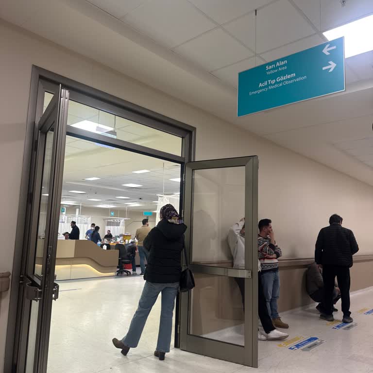 Kırdar Şehir Hastanesinde Acil Serviste Hastaya Duyarsızlık Ve Güvenlik Tarafından Dışarı Çıkarılma