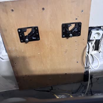 Duvar Montajı Hatası Televizyon Düşme Riski Ve Ürün Değişimi Talebi