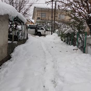 Barış Mahallesi Onur Sokakta Kar Temizliği Yapılmadığı İçin Yol Açık Değil