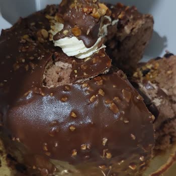 Bayat Ve Acı Tadıyla Gelen Yılbaşı Pastası İadesi Talebi