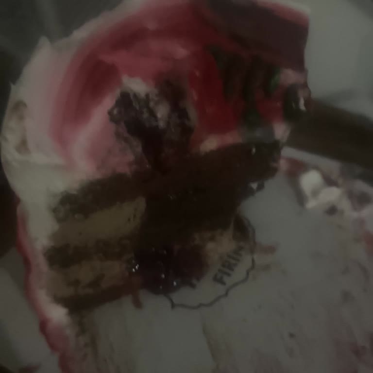 İzmir Fırın Ürünlerin Bayat Olduğunu Fark Ettim