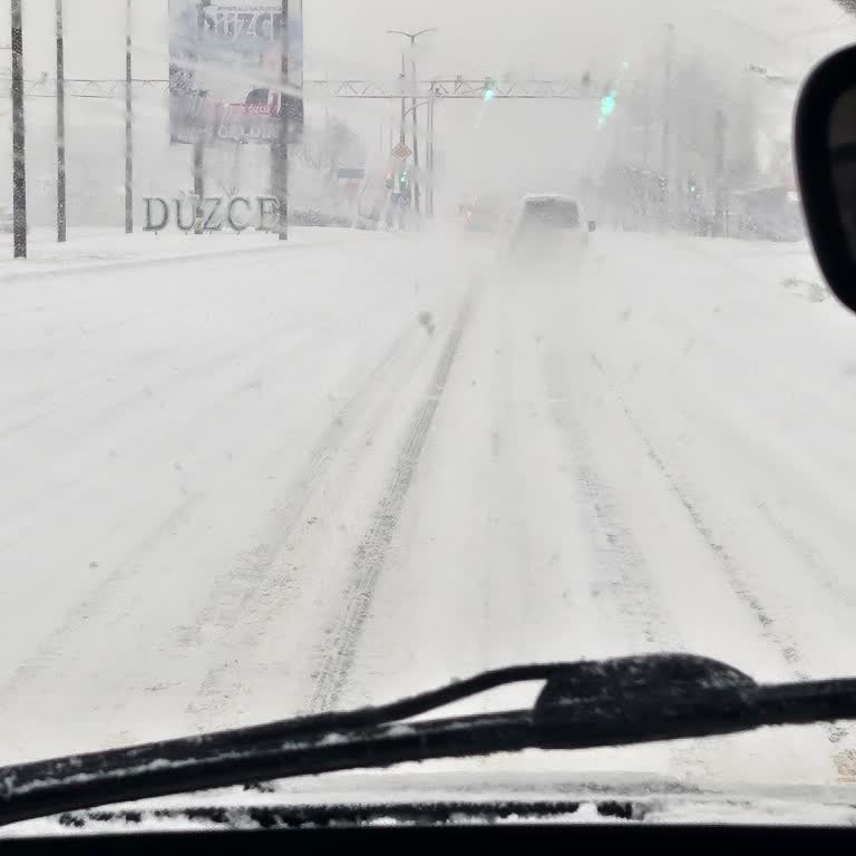 Düzce Belediyesi Karla Mücadelede Yetersiz, Yol Güvenliği Tehlikede