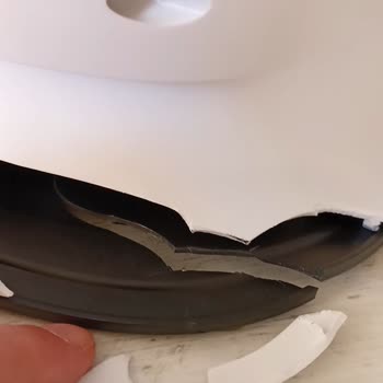 Robo Kırık Ürün Değişimi İçin Şirketten Yanıt Gelmiyor