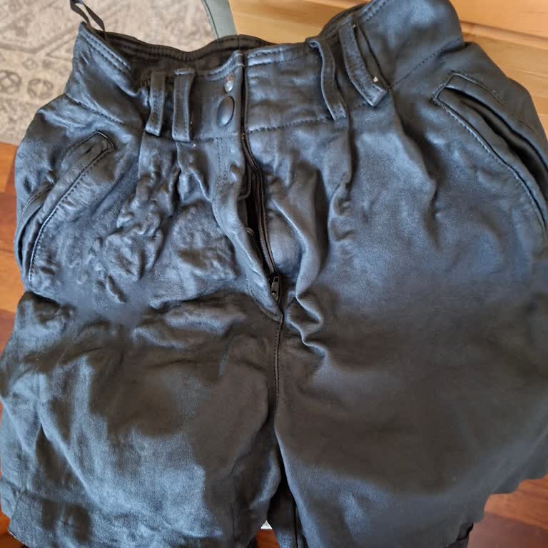 Dolap Yanıltıcı Hakiki Deri İddiası Ve İade Reddi