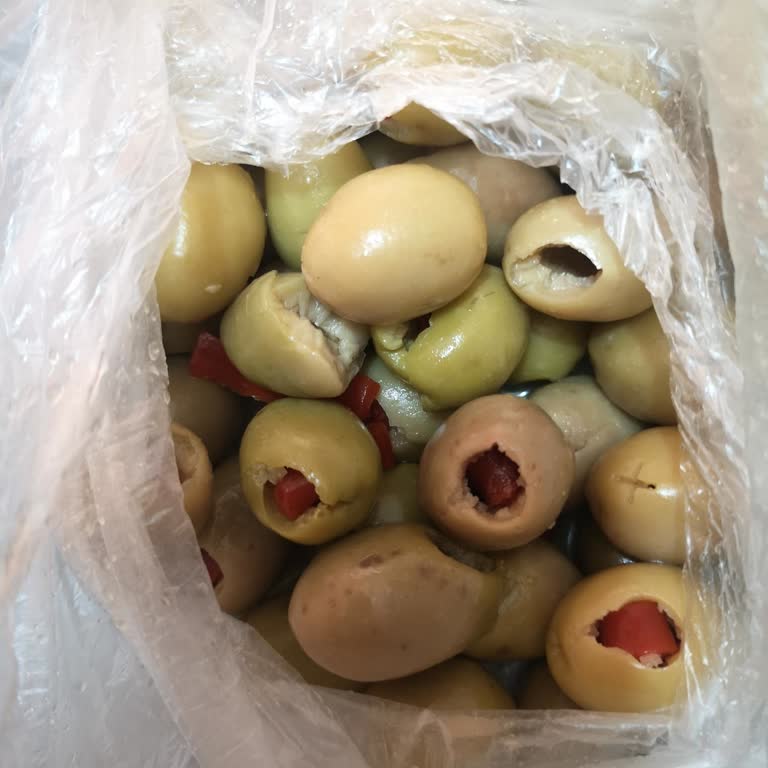 Sağlık Riski Olan Bozulmuş Biberli Yeşil Zeytin Şikayeti