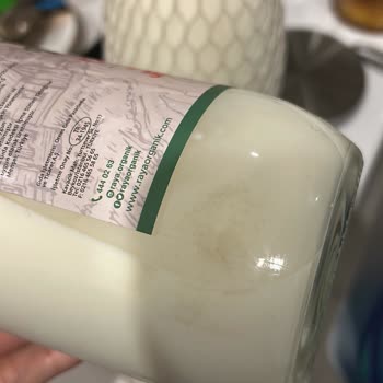 Küflü Organik Süt Şişelerinde Güven Sorunu