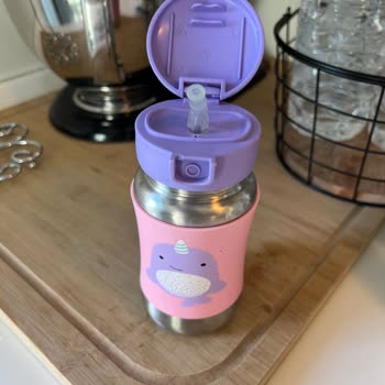 Kırılan Kapak Ve Yedek Parça Yokluğu Nedeniyle Skip Hop Suluğu Kullanılamaz