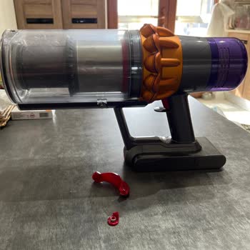 Dyson V15 Hazne Kilit Parçası Kırıldı Garanti Dışı Ücret Talebi