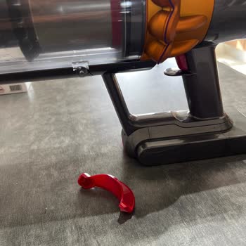 Dyson V15 Hazne Kilit Parçası Kırıldı Garanti Dışı Ücret Talebi