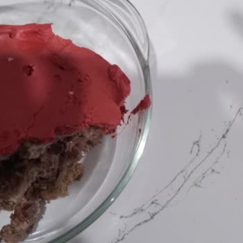 Koblay Pastanesi'nden Alınan Pastada Aşırı Gıda Boyası Çocukları Hastalığa Soktu