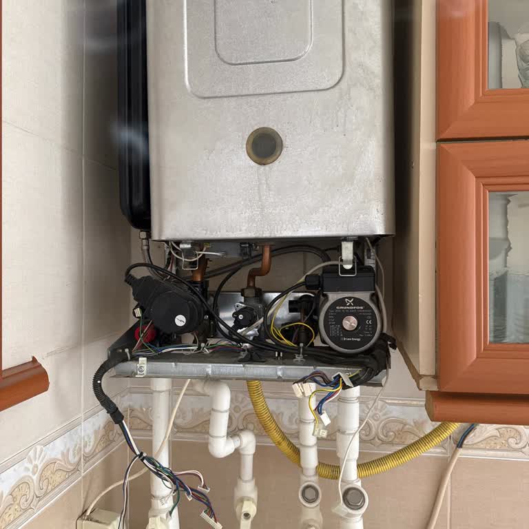 DemirDöküm Kombi Ana Kartı Alındı, 3.000 TL Ücret İadesi ve Acil Onarım Talebi