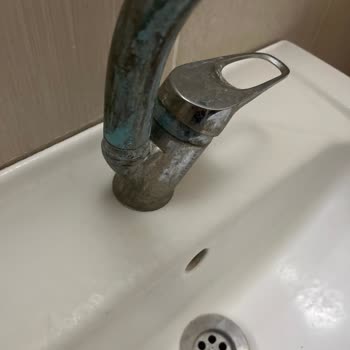 Afyon Neva Otel’de Soğuk Ve Eksik Oda Koşulları Nedeniyle Mağduriyet