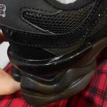 Kalitesiz Ve Küçük Gelen Ayakkabı İçin İade Ve Değişim Talebi