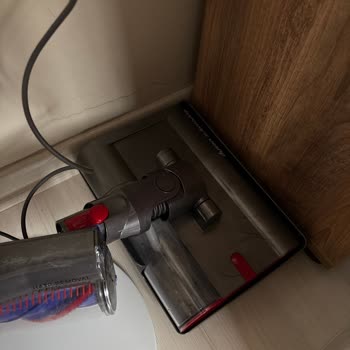 Dyson V12 Submarine Başlığının Sürekli Su Sızıntısı Ve Performans Eksikliği