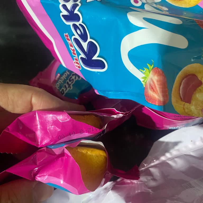 A101'de Satın Alınan Ülker Mini Kekstra Paketi Açık Çıktı, Hijyen Endişesi Ve Güven Kaybı